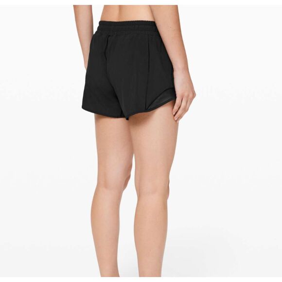 Lululemon Hotty Hot Short II *Long 4" Black Size 2 - Picture 1 of 6